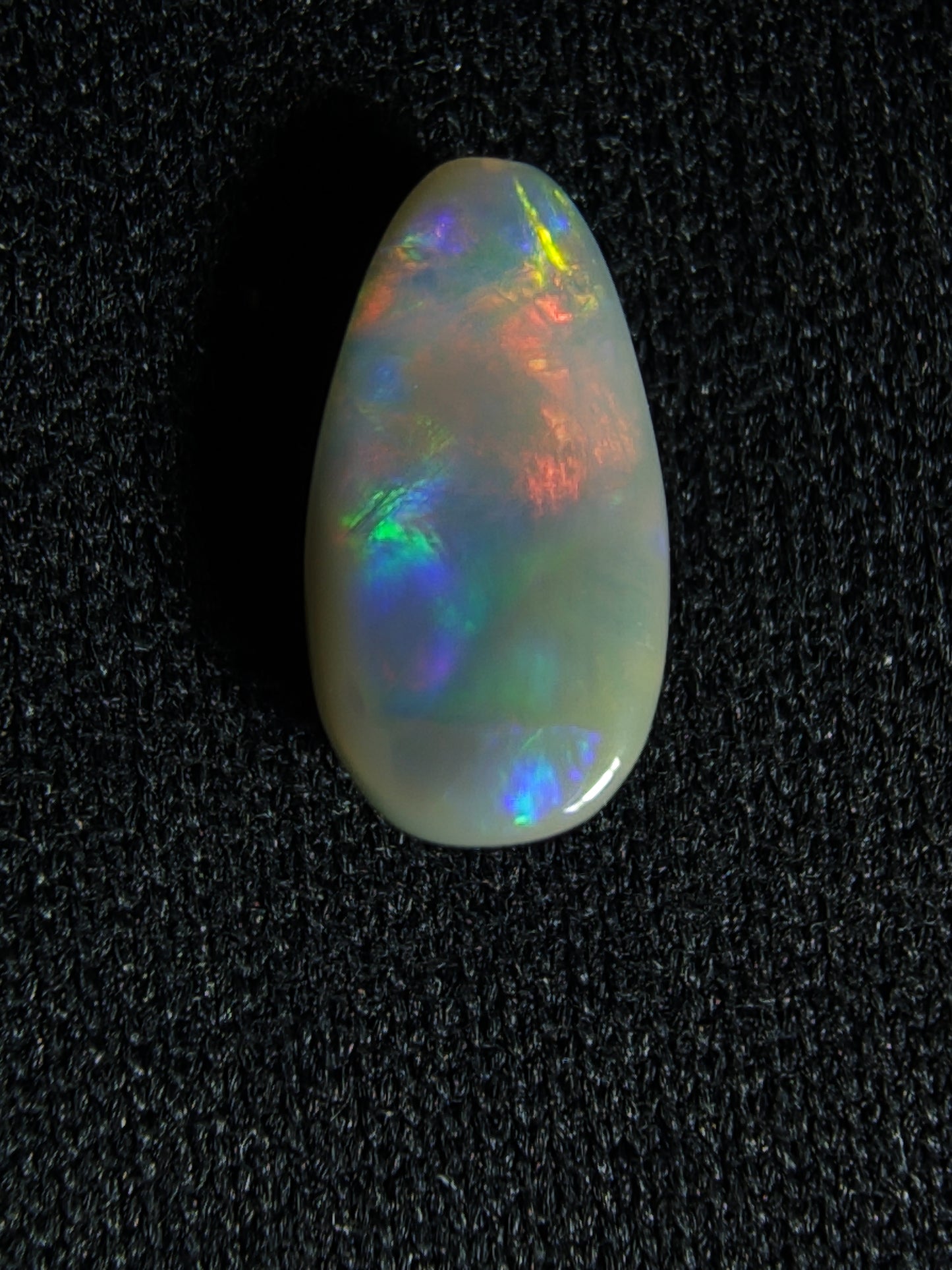 0.70c Fiery Red & Cool Blue - Dark Opal - Lightning Ridge