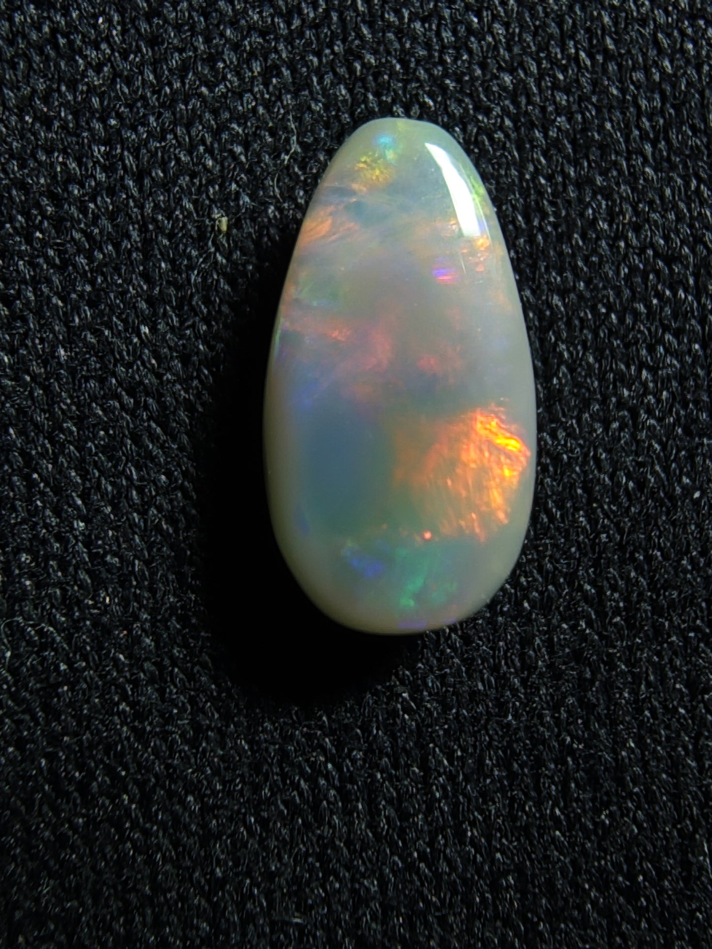 0.70c Fiery Red & Cool Blue - Dark Opal - Lightning Ridge
