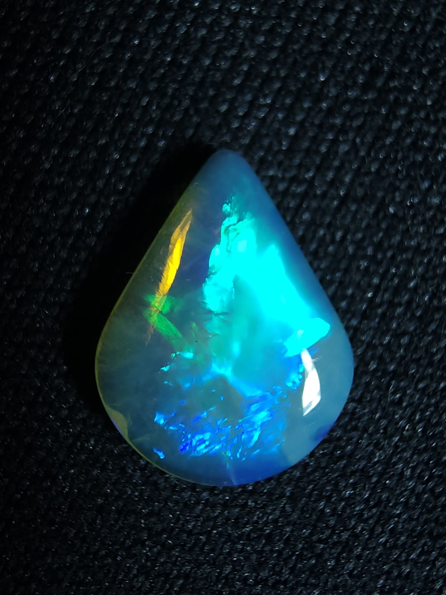 0.85c Blue & Green Ribbon - Crystal Opal - Lightning Ridge