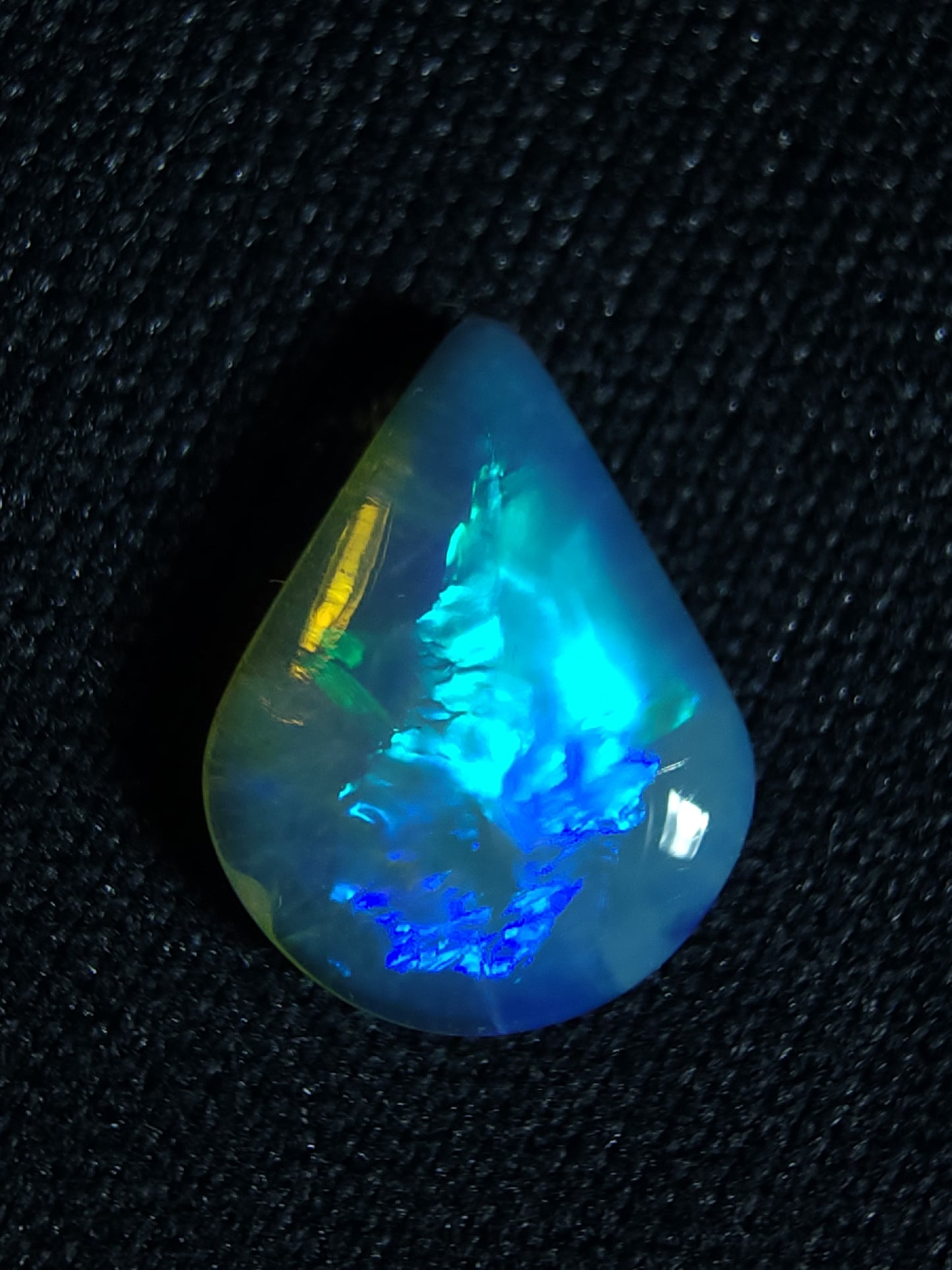 0.85c Blue & Green Ribbon - Crystal Opal - Lightning Ridge