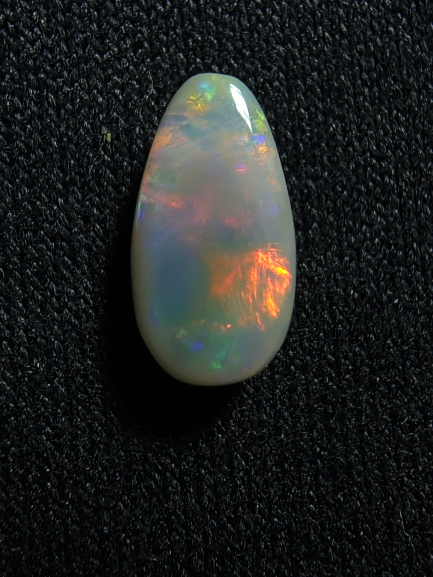 0.70c Fiery Red & Cool Blue - Dark Opal - Lightning Ridge