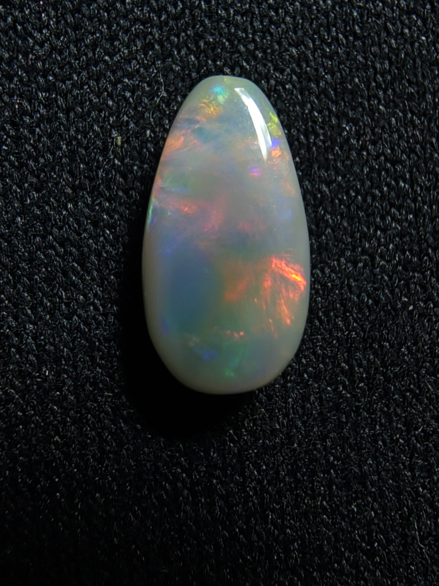 0.70c Fiery Red & Cool Blue - Dark Opal - Lightning Ridge