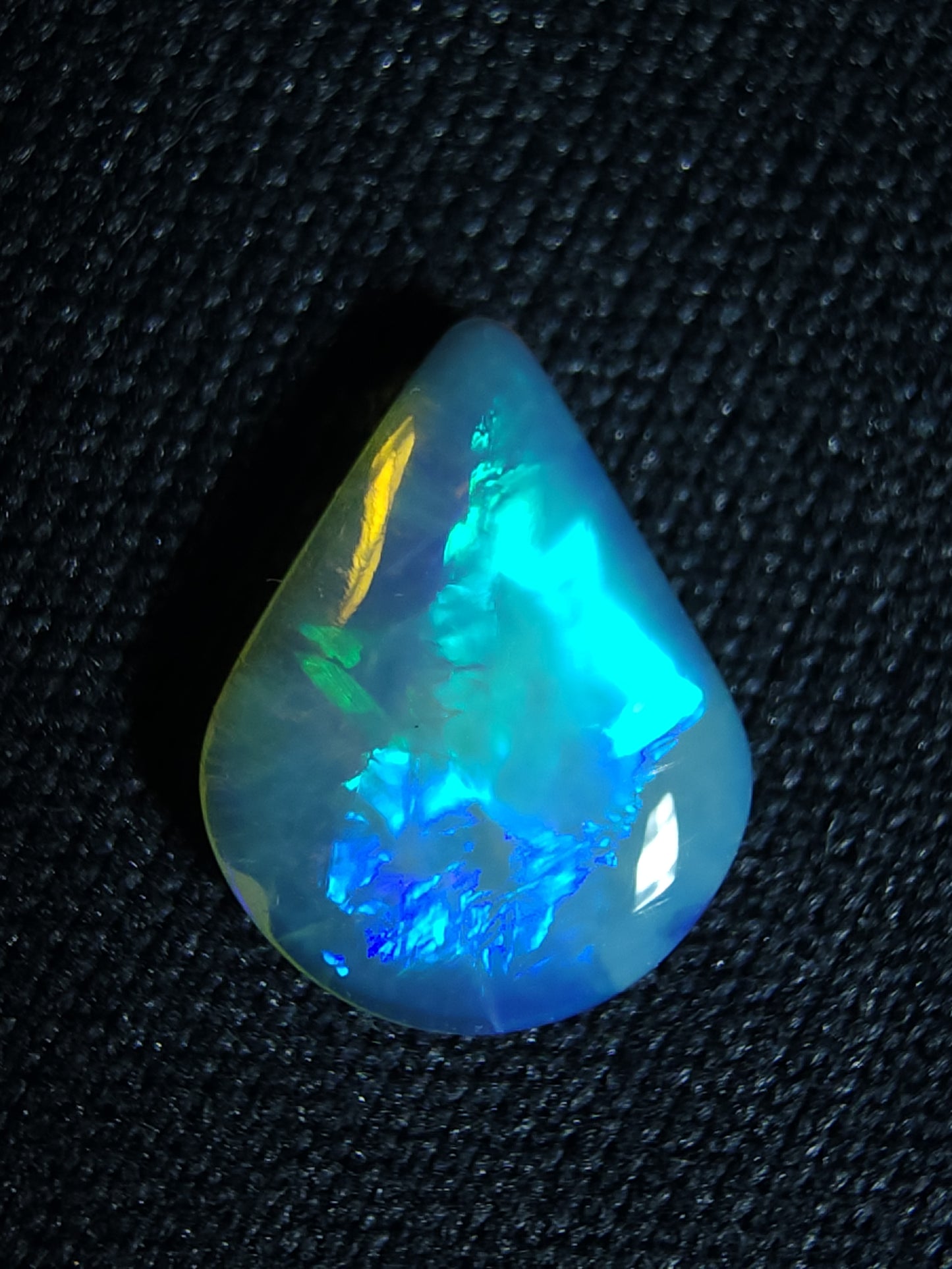 0.85c Blue & Green Ribbon - Crystal Opal - Lightning Ridge