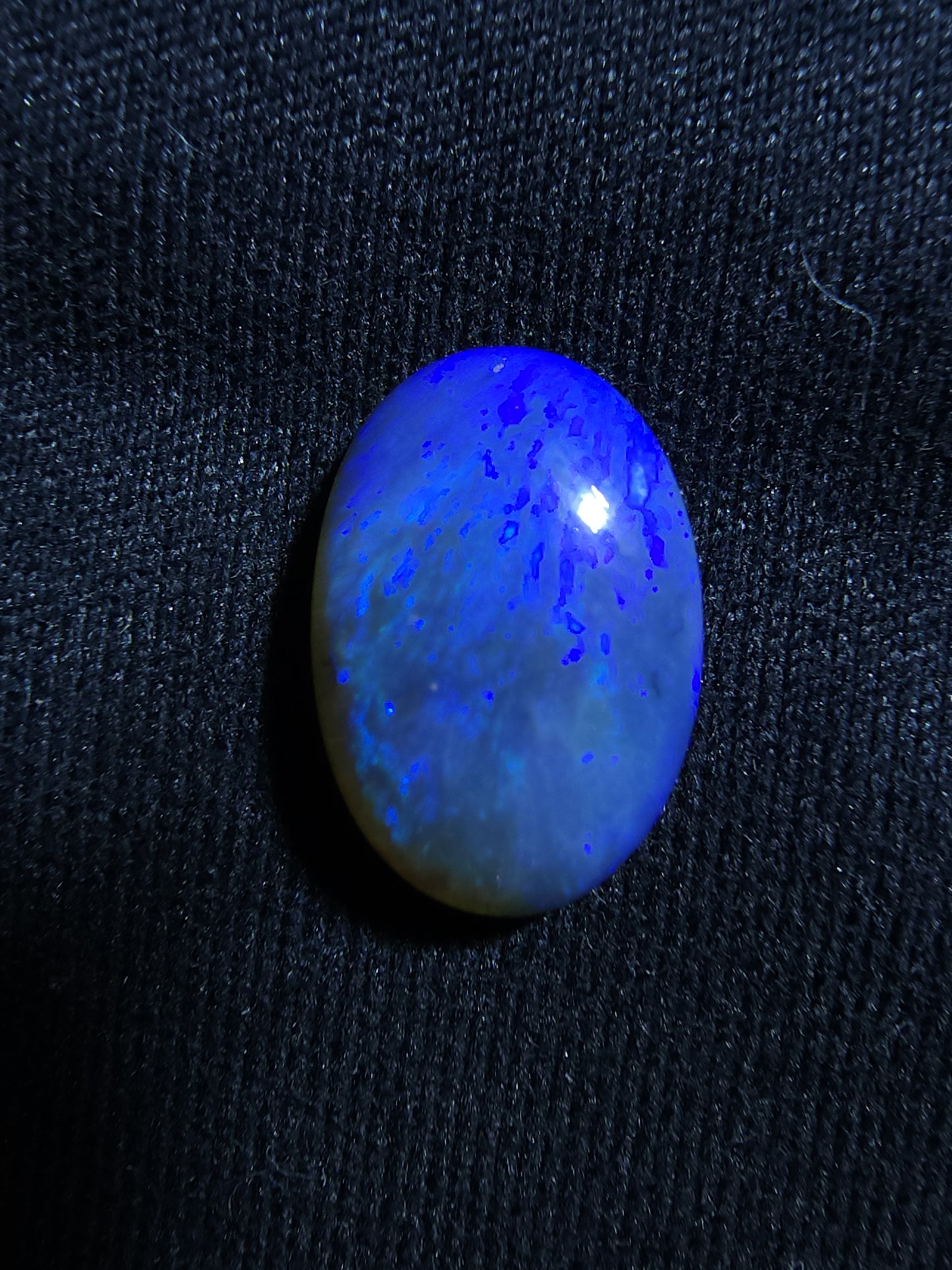 2.45ct Glowing Crystal Nobby – Lightning Ridge