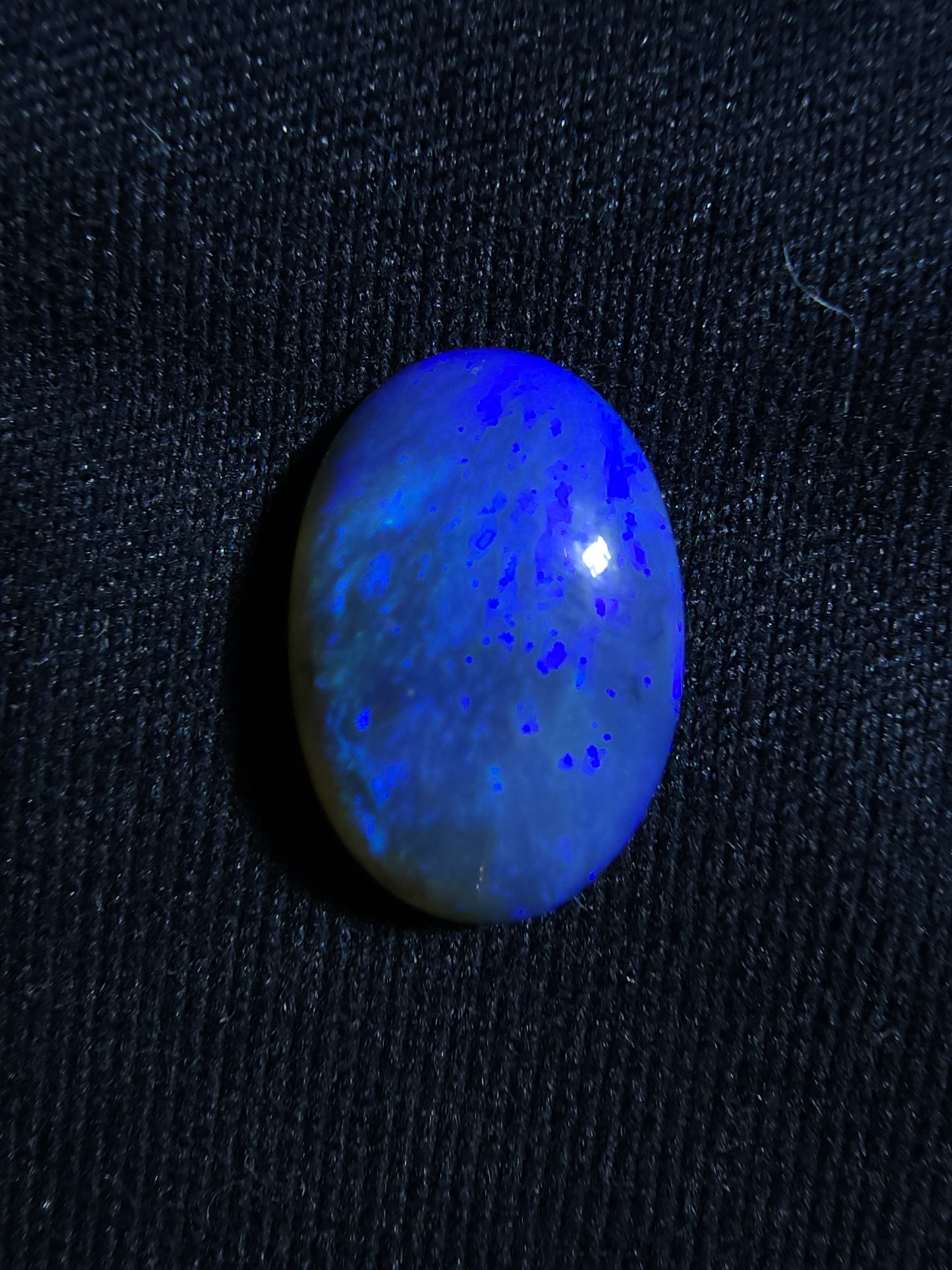 2.45ct Glowing Crystal Nobby – Lightning Ridge