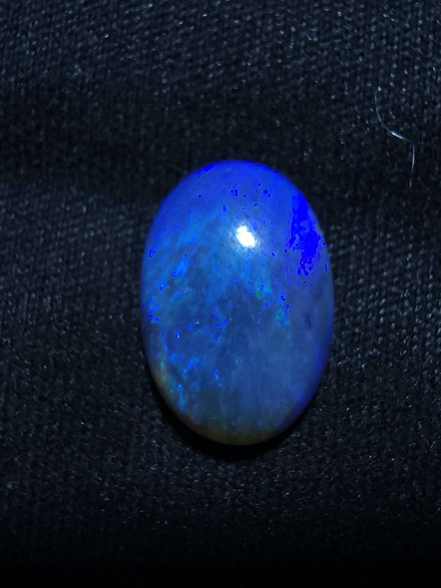 2.45ct Glowing Crystal Nobby – Lightning Ridge