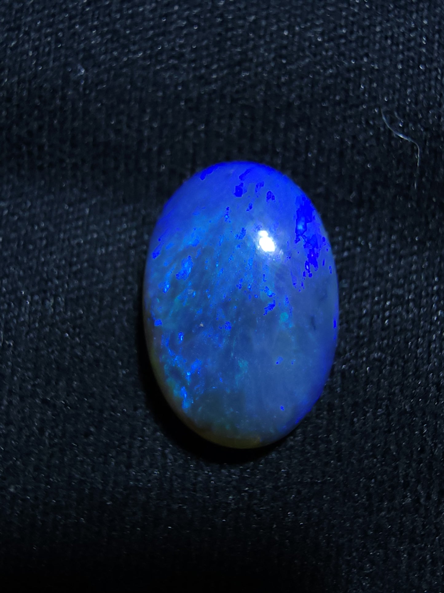 2.45ct Glowing Crystal Nobby – Lightning Ridge