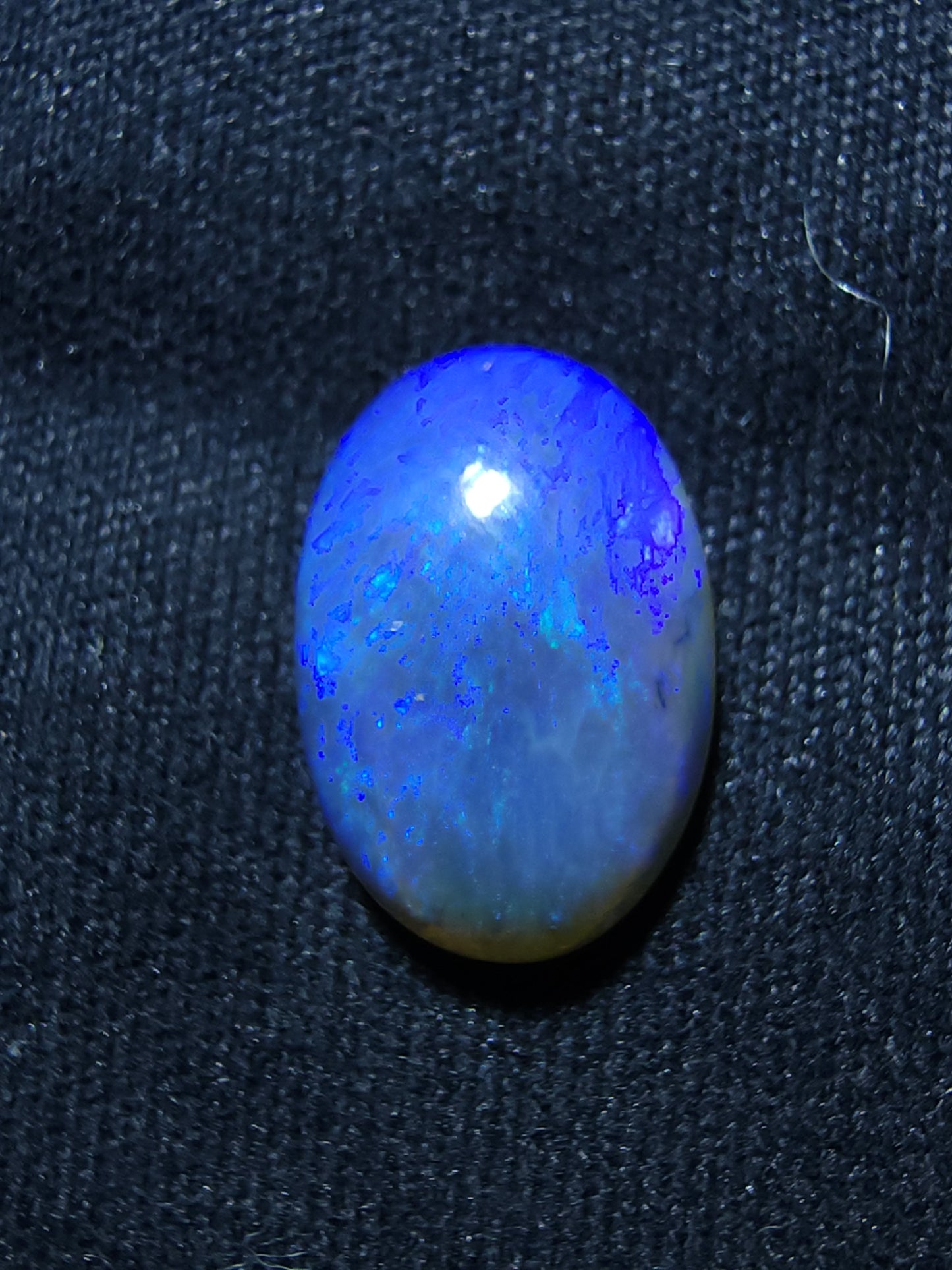 2.45ct Glowing Crystal Nobby – Lightning Ridge