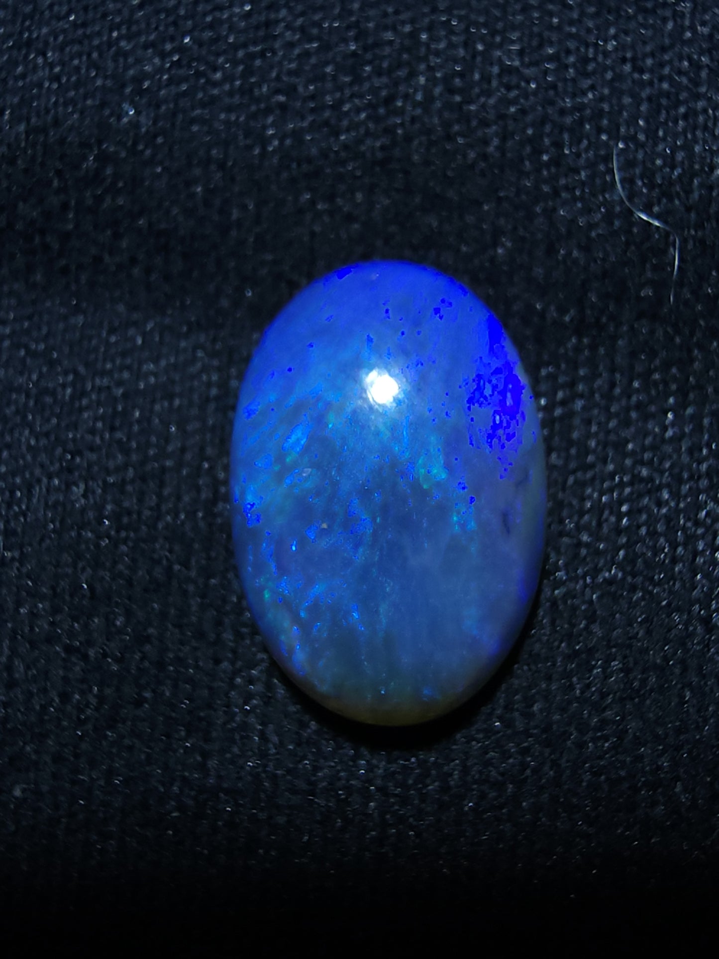 2.45ct Glowing Crystal Nobby – Lightning Ridge