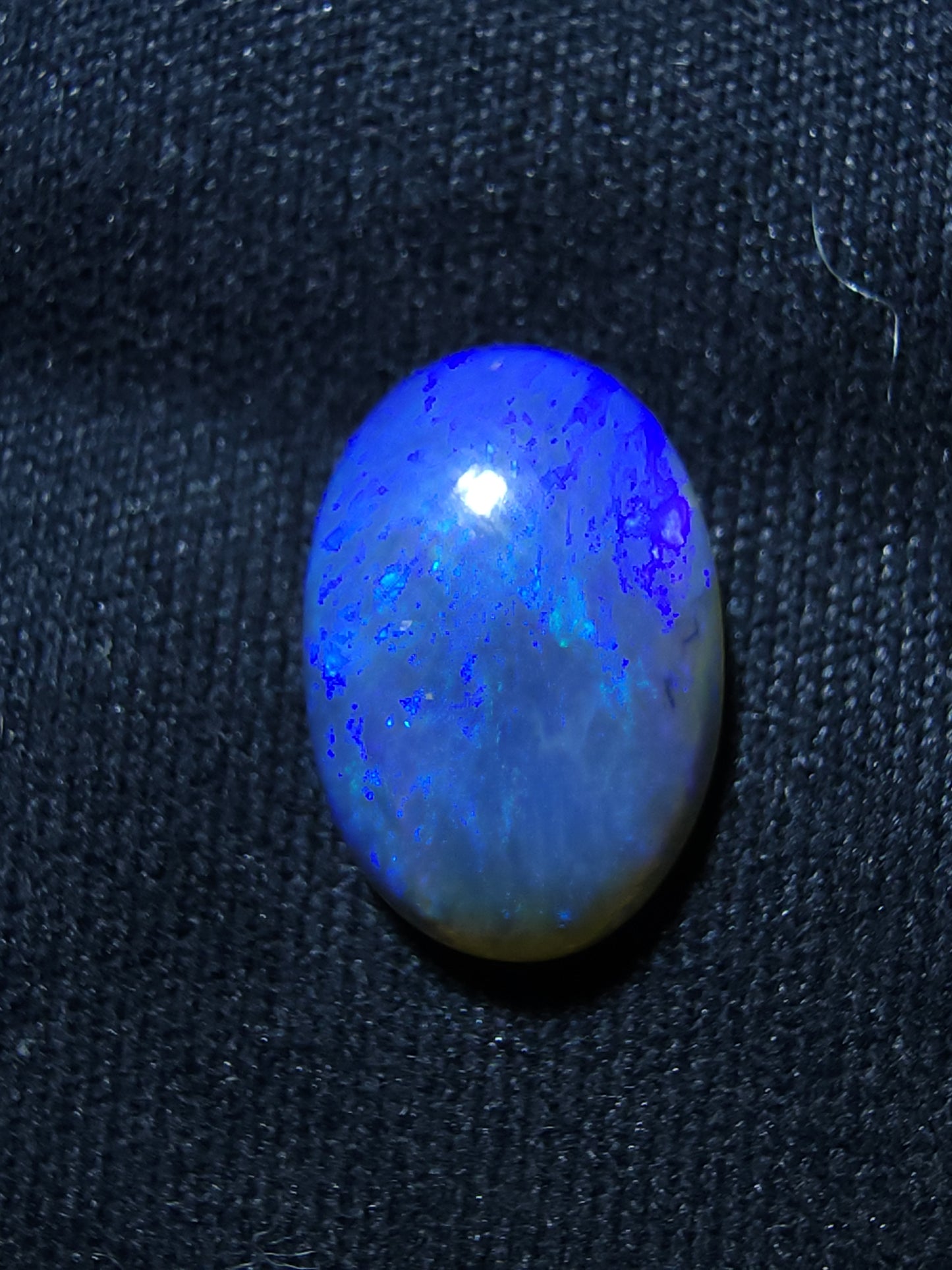 2.45ct Glowing Crystal Nobby – Lightning Ridge